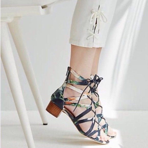 Anthropologie Shoes - ANTHROPOLOGIE Corso Como Jamaica Tie Up Sandals